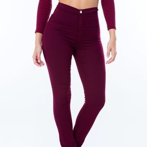 High-waisted burgundy jeans from AA